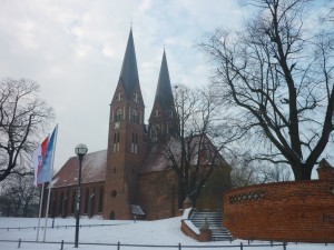 P1010991Kirche und Spucknapf