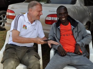 Eliud Kipchoge mit Olaf Kenia