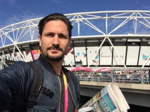 Tim Tonder Porträt vor Londonstadion